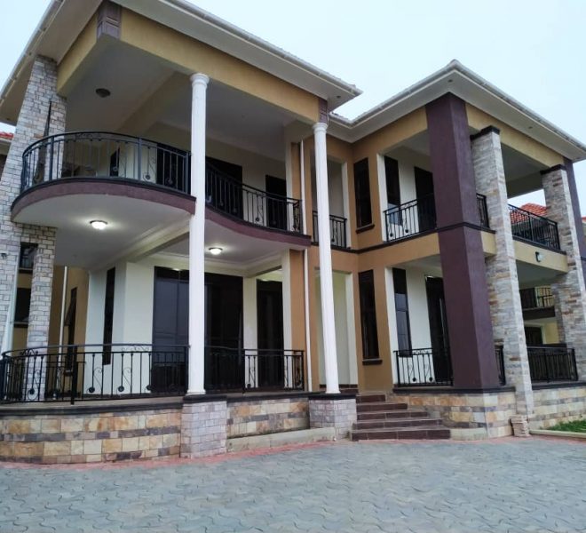 5 Bedroom House for Sale in Kira 1