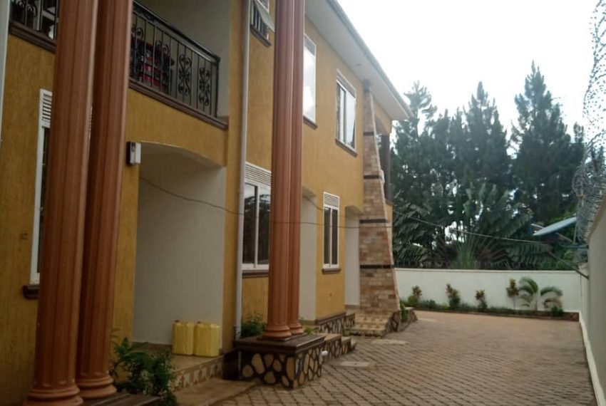 5 housing units for sale in kira wakiso