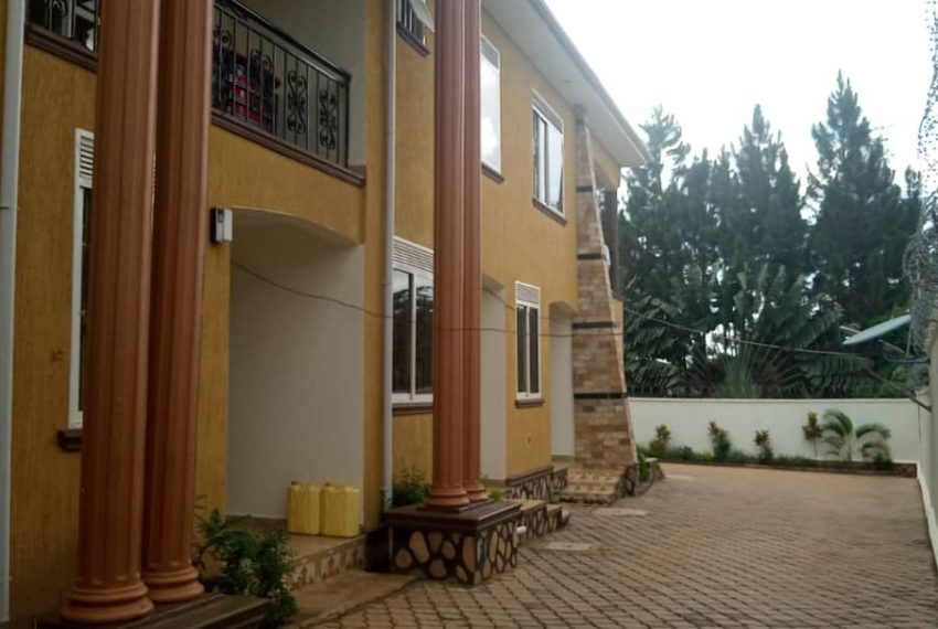 5 housing units for sale in kira wakiso2