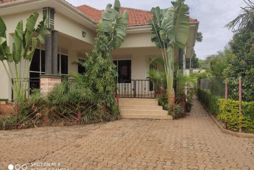 House for sale in Kiwatule Kampala 2