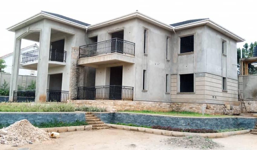 6 Bedroom Incomplete House for Sale in Namugongo