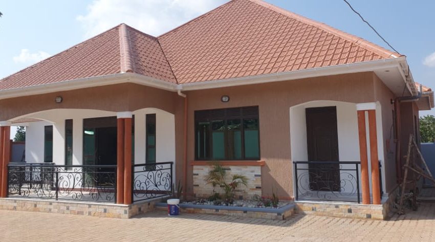 House for Sale in Kitende Entebbe Road