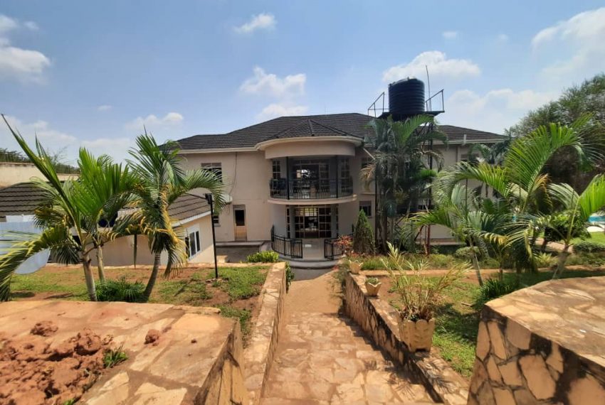 Posh Home for Sale in Mutundwe Kampala Uganda