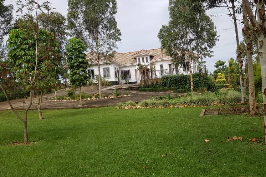 Mansion for Sale in Kakiri Gobero Wakiso 1