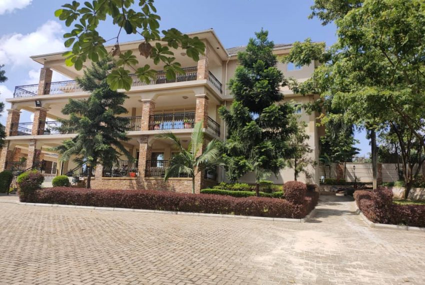 Mansion for sale in Bunga Kalungu Kampala